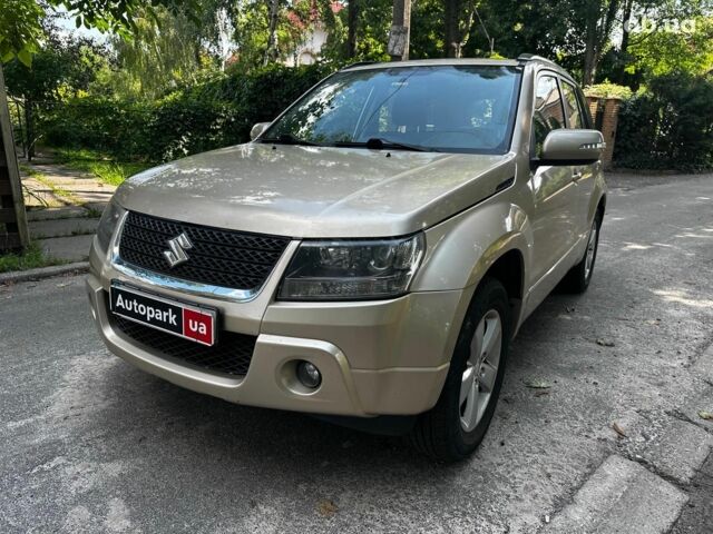 Бежевий Сузукі Гранд Вітара, об'ємом двигуна 2.4 л та пробігом 143 тис. км за 7740 $, фото 1 на Automoto.ua