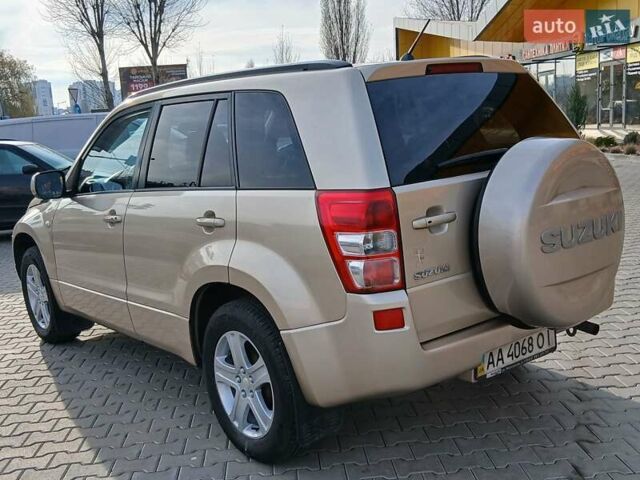 Бежевый Сузуки Гранд Витара, объемом двигателя 2 л и пробегом 260 тыс. км за 7100 $, фото 1 на Automoto.ua
