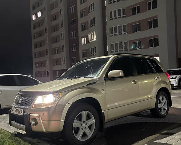 Бежевий Сузукі Гранд Вітара, об'ємом двигуна 2 л та пробігом 265 тис. км за 6850 $, фото 1 на Automoto.ua