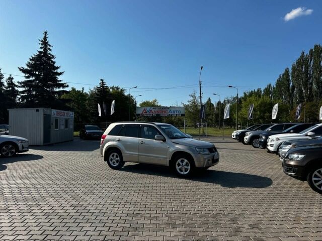 Бежевый Сузуки Гранд Витара, объемом двигателя 2 л и пробегом 221 тыс. км за 7300 $, фото 1 на Automoto.ua