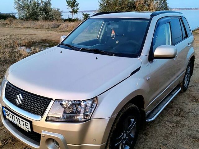 Бежевый Сузуки Гранд Витара, объемом двигателя 2 л и пробегом 216 тыс. км за 7800 $, фото 1 на Automoto.ua
