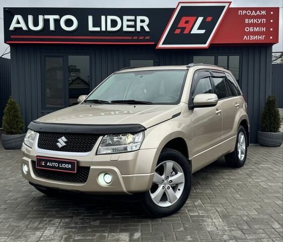 Бежевий Сузукі Гранд Вітара, об'ємом двигуна 2.4 л та пробігом 171 тис. км за 9300 $, фото 1 на Automoto.ua