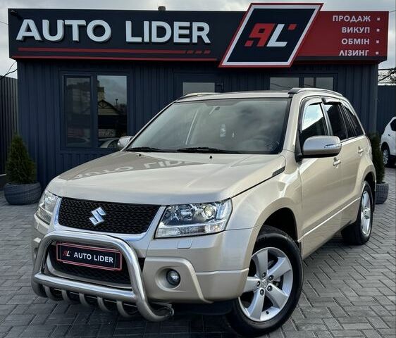 Бежевый Сузуки Гранд Витара, объемом двигателя 2.4 л и пробегом 126 тыс. км за 9900 $, фото 1 на Automoto.ua