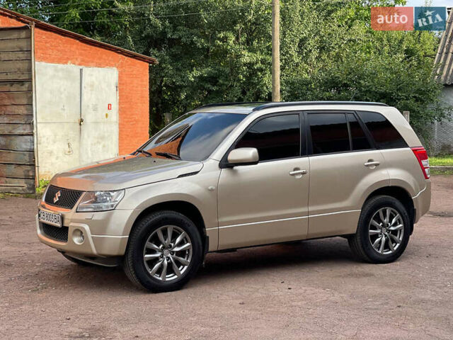 Бежевий Сузукі Гранд Вітара, об'ємом двигуна 2 л та пробігом 210 тис. км за 7500 $, фото 1 на Automoto.ua