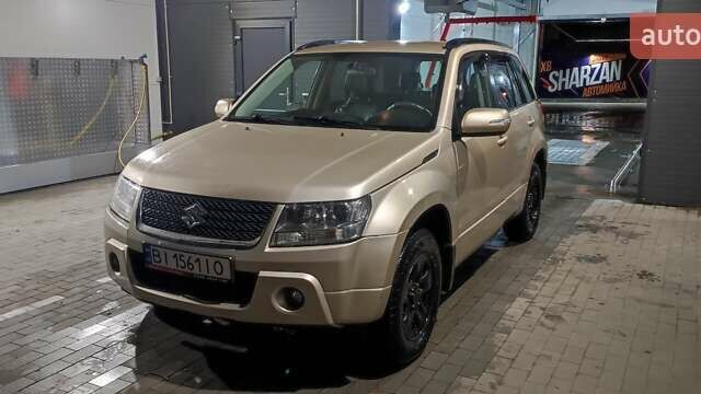 Бежевый Сузуки Гранд Витара, объемом двигателя 2 л и пробегом 238 тыс. км за 6500 $, фото 1 на Automoto.ua