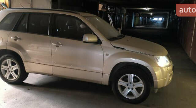Бежевый Сузуки Гранд Витара, объемом двигателя 2 л и пробегом 59 тыс. км за 10990 $, фото 1 на Automoto.ua
