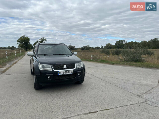 Чорний Сузукі Гранд Вітара, об'ємом двигуна 2 л та пробігом 261 тис. км за 7300 $, фото 1 на Automoto.ua