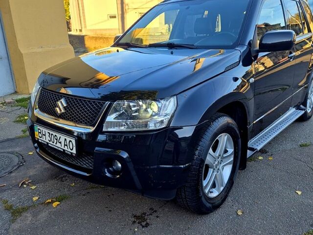 Чорний Сузукі Гранд Вітара, об'ємом двигуна 2 л та пробігом 109 тис. км за 9600 $, фото 1 на Automoto.ua
