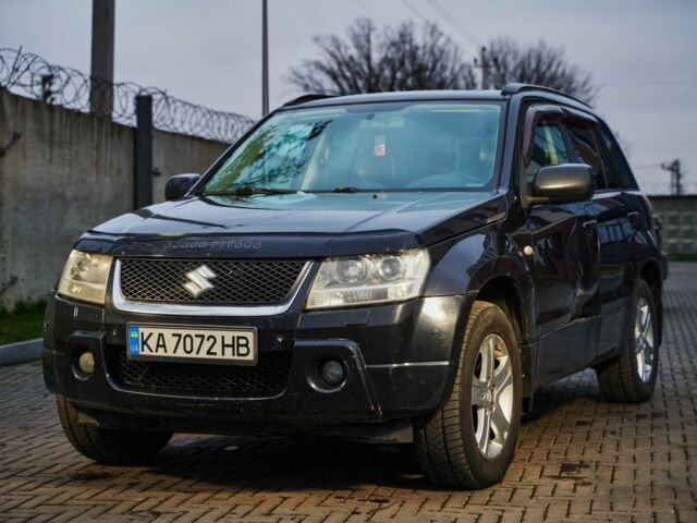 Черный Сузуки Гранд Витара, объемом двигателя 2 л и пробегом 218 тыс. км за 5499 $, фото 1 на Automoto.ua