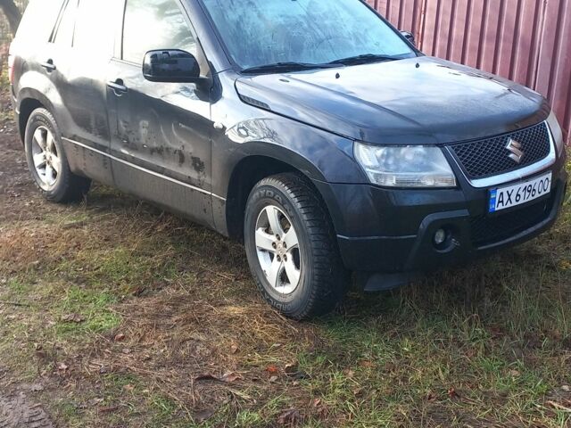 Черный Сузуки Гранд Витара, объемом двигателя 1.9 л и пробегом 400 тыс. км за 3800 $, фото 1 на Automoto.ua