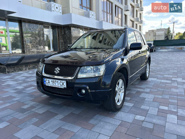Чорний Сузукі Гранд Вітара, об'ємом двигуна 2 л та пробігом 249 тис. км за 5999 $, фото 1 на Automoto.ua