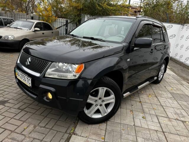 Чорний Сузукі Гранд Вітара, об'ємом двигуна 2.7 л та пробігом 170 тис. км за 7999 $, фото 1 на Automoto.ua
