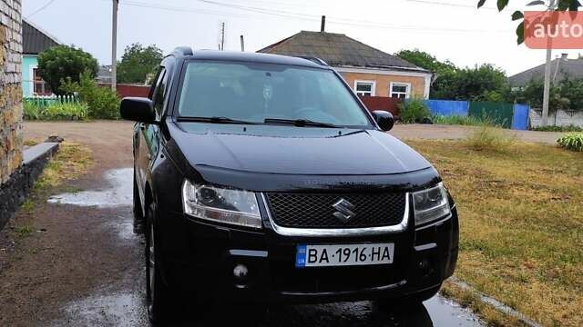 Черный Сузуки Гранд Витара, объемом двигателя 2 л и пробегом 345 тыс. км за 7000 $, фото 1 на Automoto.ua