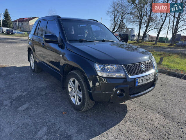 Черный Сузуки Гранд Витара, объемом двигателя 2 л и пробегом 230 тыс. км за 6800 $, фото 1 на Automoto.ua