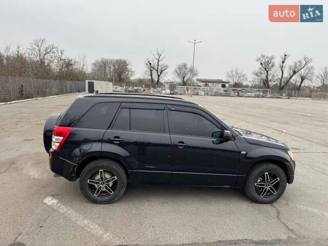 Черный Сузуки Гранд Витара, объемом двигателя 2 л и пробегом 190 тыс. км за 5999 $, фото 1 на Automoto.ua