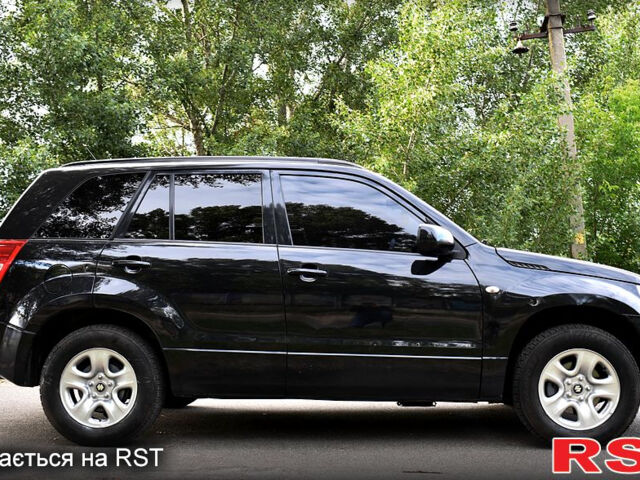 Чорний Сузукі Гранд Вітара, об'ємом двигуна 2 л та пробігом 237 тис. км за 7300 $, фото 1 на Automoto.ua