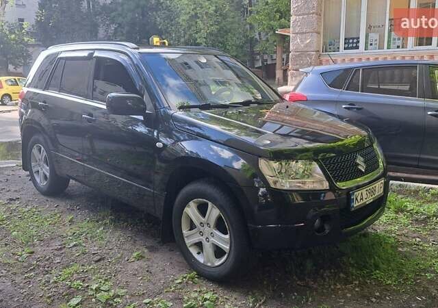 Чорний Сузукі Гранд Вітара, об'ємом двигуна 2 л та пробігом 130 тис. км за 8200 $, фото 1 на Automoto.ua