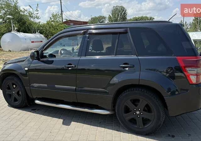 Черный Сузуки Гранд Витара, объемом двигателя 2 л и пробегом 159 тыс. км за 7500 $, фото 1 на Automoto.ua