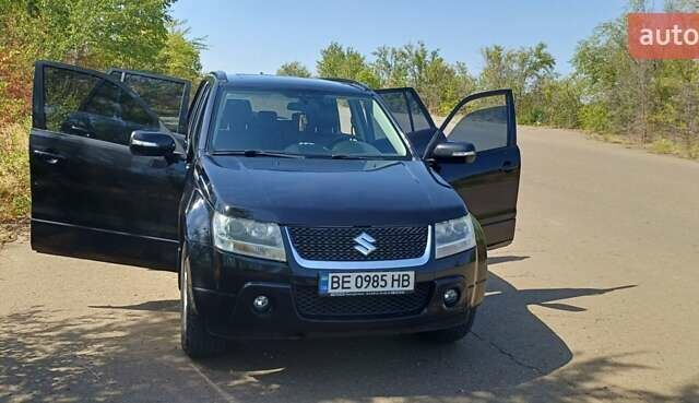 Чорний Сузукі Гранд Вітара, об'ємом двигуна 2.39 л та пробігом 102 тис. км за 8100 $, фото 1 на Automoto.ua