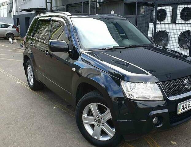 Чорний Сузукі Гранд Вітара, об'ємом двигуна 2 л та пробігом 217 тис. км за 7500 $, фото 1 на Automoto.ua