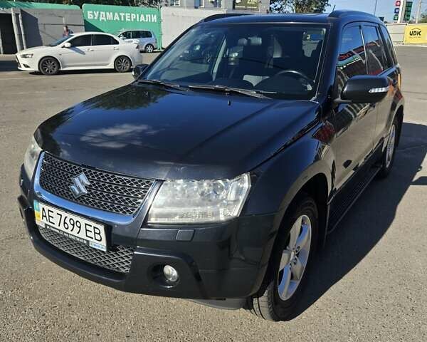 Черный Сузуки Гранд Витара, объемом двигателя 2.4 л и пробегом 175 тыс. км за 11500 $, фото 1 на Automoto.ua