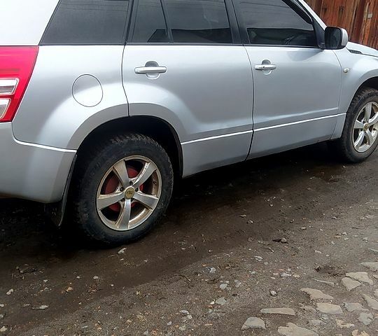 Сузуки Гранд Витара, объемом двигателя 2 л и пробегом 438 тыс. км за 8500 $, фото 1 на Automoto.ua