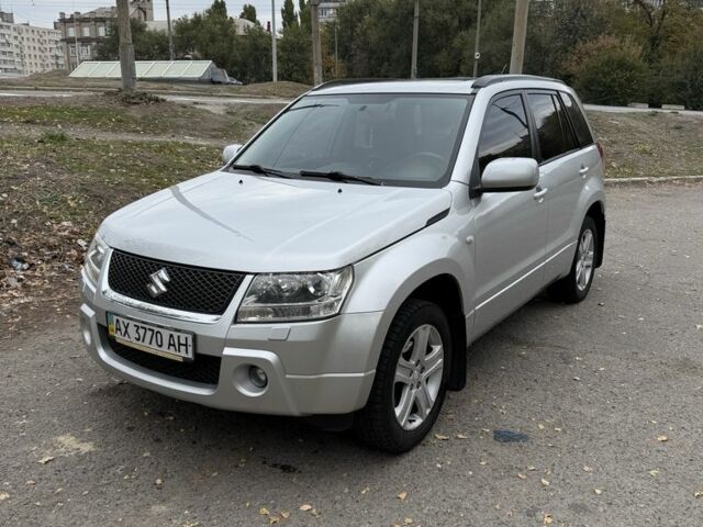 Сірий Сузукі Гранд Вітара, об'ємом двигуна 2 л та пробігом 158 тис. км за 7800 $, фото 1 на Automoto.ua