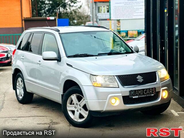 Сірий Сузукі Гранд Вітара, об'ємом двигуна 2 л та пробігом 250 тис. км за 5700 $, фото 1 на Automoto.ua