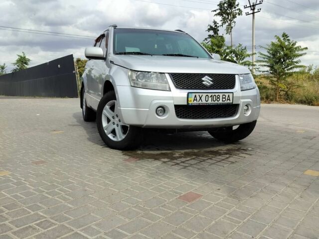 Сірий Сузукі Гранд Вітара, об'ємом двигуна 2 л та пробігом 290 тис. км за 7000 $, фото 1 на Automoto.ua