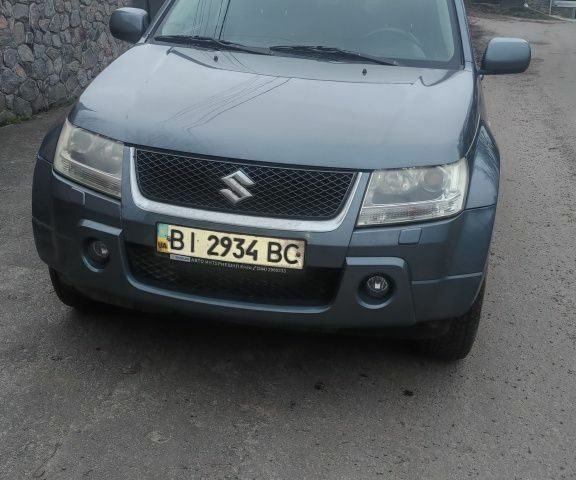 Серый Сузуки Гранд Витара, объемом двигателя 2 л и пробегом 216 тыс. км за 6500 $, фото 1 на Automoto.ua