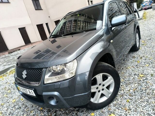 Сірий Сузукі Гранд Вітара, об'ємом двигуна 2 л та пробігом 205 тис. км за 7300 $, фото 1 на Automoto.ua