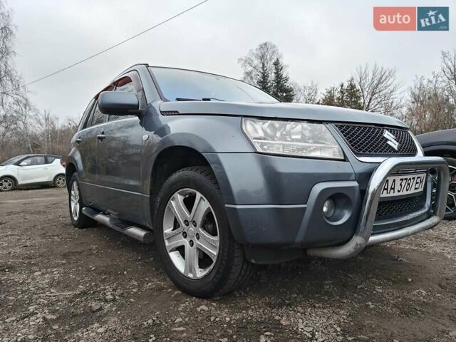 Серый Сузуки Гранд Витара, объемом двигателя 2 л и пробегом 245 тыс. км за 6500 $, фото 1 на Automoto.ua