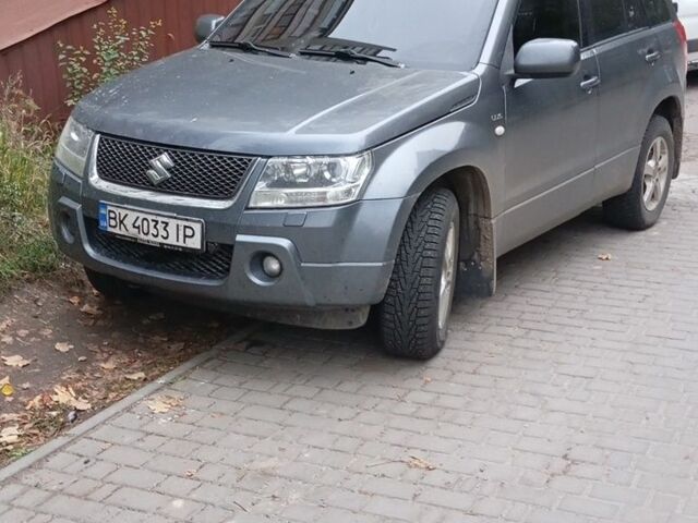 Сірий Сузукі Гранд Вітара, об'ємом двигуна 1.9 л та пробігом 300 тис. км за 3500 $, фото 1 на Automoto.ua
