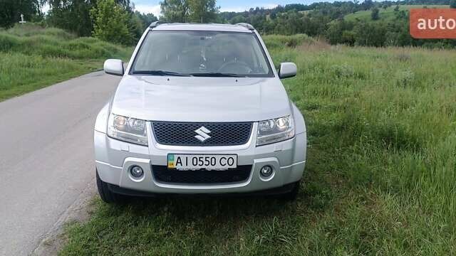 Сірий Сузукі Гранд Вітара, об'ємом двигуна 2 л та пробігом 279 тис. км за 7700 $, фото 1 на Automoto.ua