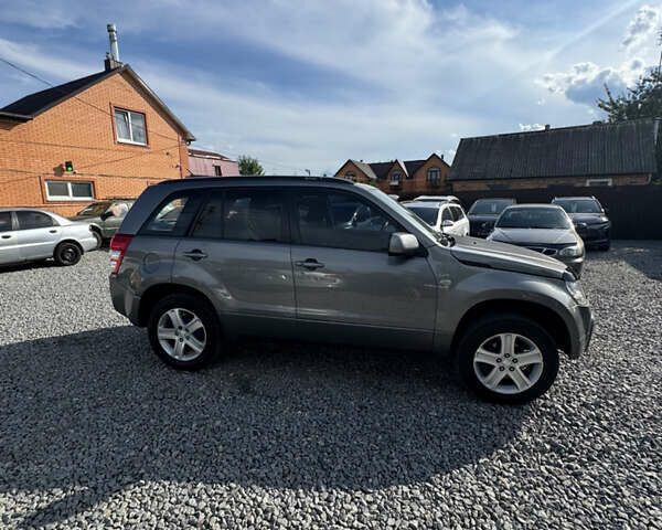 Серый Сузуки Гранд Витара, объемом двигателя 2.74 л и пробегом 220 тыс. км за 7800 $, фото 1 на Automoto.ua