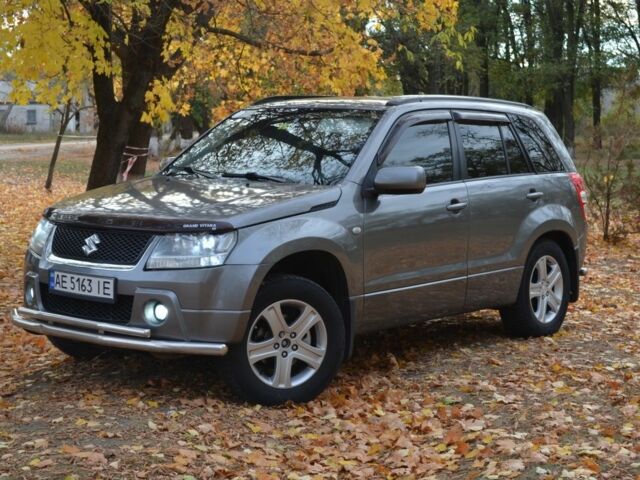Серый Сузуки Гранд Витара, объемом двигателя 2.7 л и пробегом 173 тыс. км за 8100 $, фото 1 на Automoto.ua