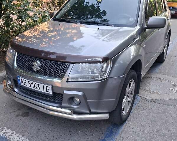 Сірий Сузукі Гранд Вітара, об'ємом двигуна 2.74 л та пробігом 168 тис. км за 8500 $, фото 1 на Automoto.ua