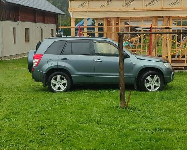 Сузуки Гранд Витара 2007 в Верховине на Automoto.ua Серый Сузуки Гранд Витара, объемом двигателя 2 л и пробегом 230 тыс. км за 6400 $, фото 1 на Automoto.ua