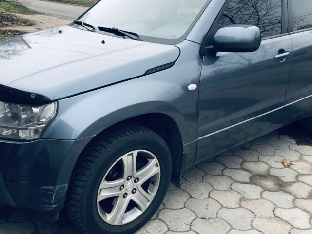 Серый Сузуки Гранд Витара, объемом двигателя 2 л и пробегом 115 тыс. км за 8600 $, фото 1 на Automoto.ua