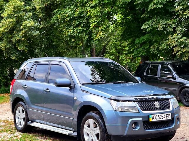 Серый Сузуки Гранд Витара, объемом двигателя 2 л и пробегом 220 тыс. км за 7000 $, фото 1 на Automoto.ua