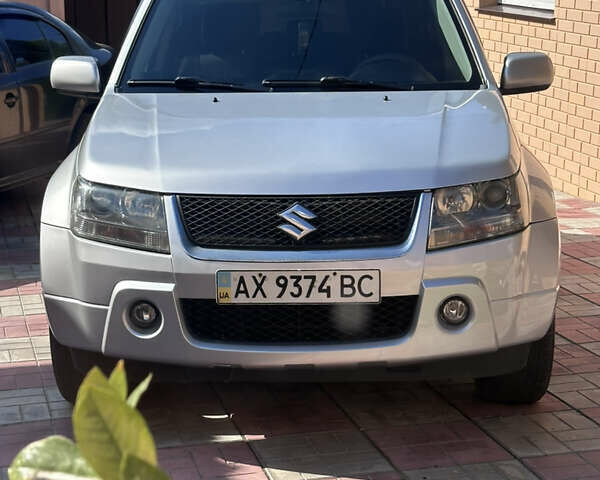 Серый Сузуки Гранд Витара, объемом двигателя 2 л и пробегом 217 тыс. км за 7500 $, фото 1 на Automoto.ua