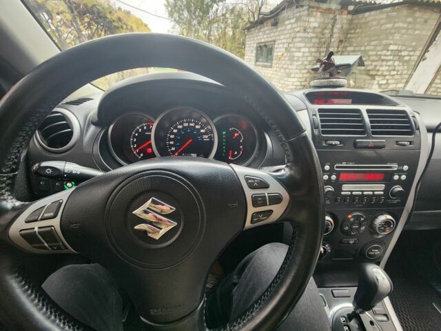 Серый Сузуки Гранд Витара, объемом двигателя 2.7 л и пробегом 200 тыс. км за 8000 $, фото 1 на Automoto.ua