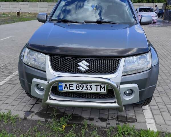 Серый Сузуки Гранд Витара, объемом двигателя 2 л и пробегом 240 тыс. км за 7200 $, фото 1 на Automoto.ua