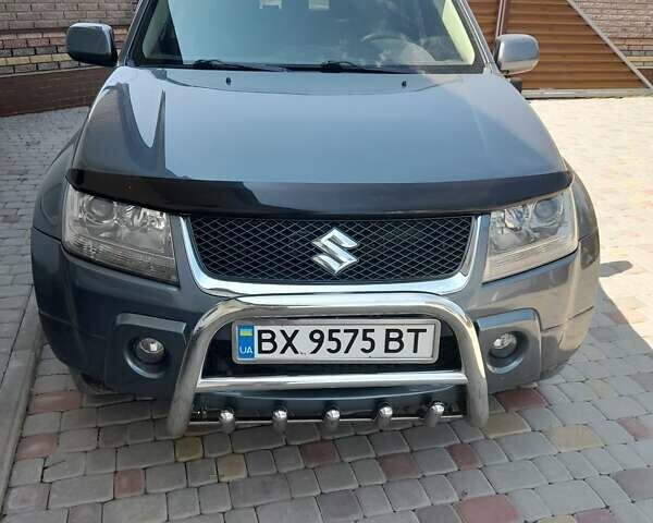 Серый Сузуки Гранд Витара, объемом двигателя 2 л и пробегом 160 тыс. км за 7700 $, фото 1 на Automoto.ua