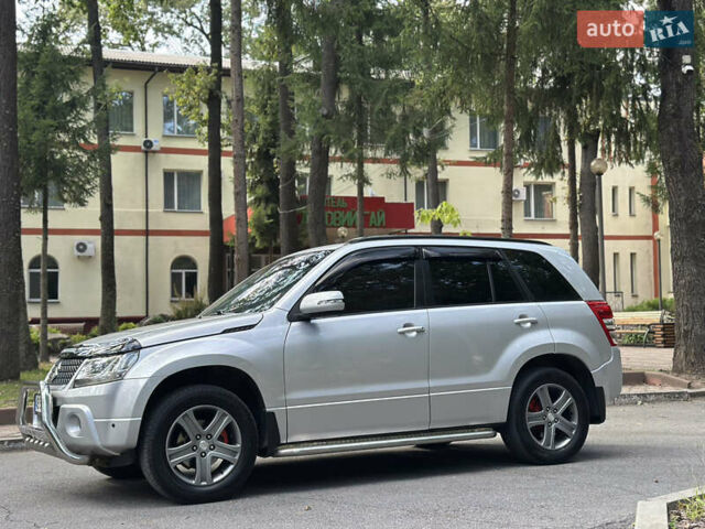Серый Сузуки Гранд Витара, объемом двигателя 2 л и пробегом 222 тыс. км за 8000 $, фото 1 на Automoto.ua