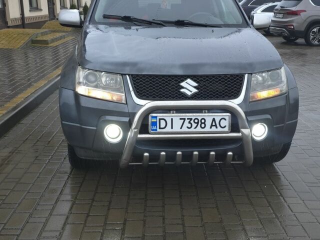 Серый Сузуки Гранд Витара, объемом двигателя 2 л и пробегом 280 тыс. км за 4499 $, фото 1 на Automoto.ua