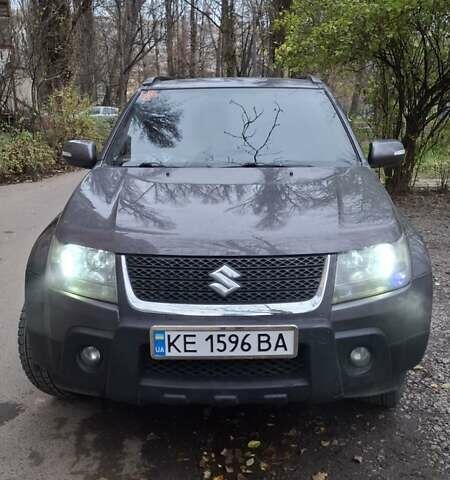 Серый Сузуки Гранд Витара, объемом двигателя 2.4 л и пробегом 215 тыс. км за 7800 $, фото 1 на Automoto.ua