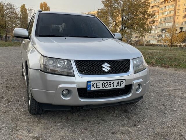 Сірий Сузукі Гранд Вітара, об'ємом двигуна 2 л та пробігом 172 тис. км за 6750 $, фото 1 на Automoto.ua