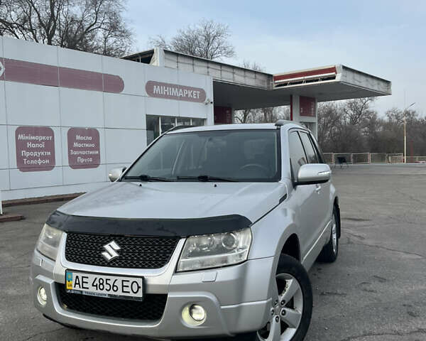 Серый Сузуки Гранд Витара, объемом двигателя 2.39 л и пробегом 193 тыс. км за 8000 $, фото 1 на Automoto.ua