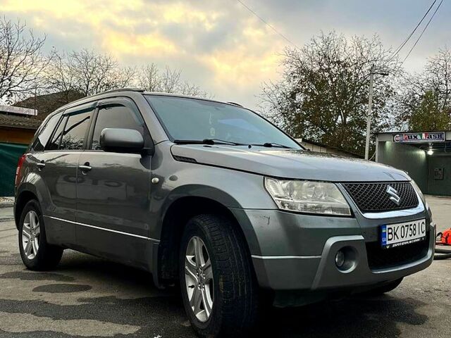 Сірий Сузукі Гранд Вітара, об'ємом двигуна 2 л та пробігом 335 тис. км за 6500 $, фото 1 на Automoto.ua
